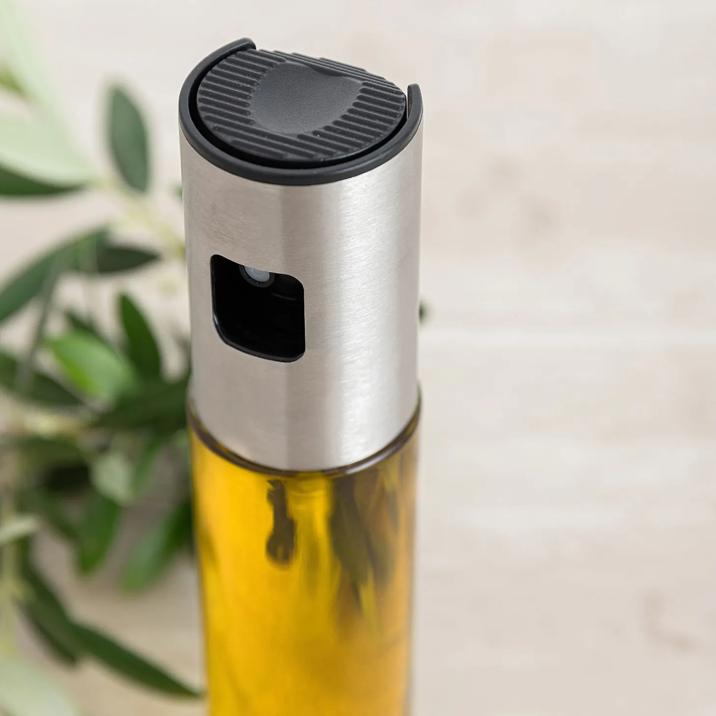 Aceitera con spray de vidrio 106ml