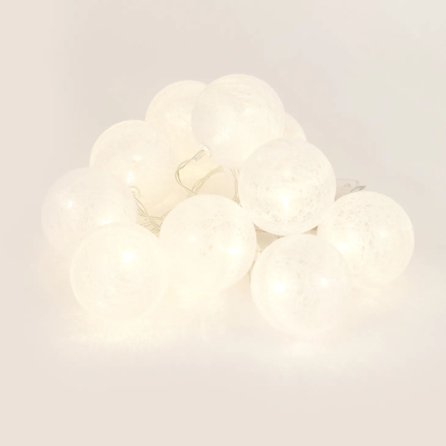 Guirnalda LED de 10 bolas con bateria 165cm