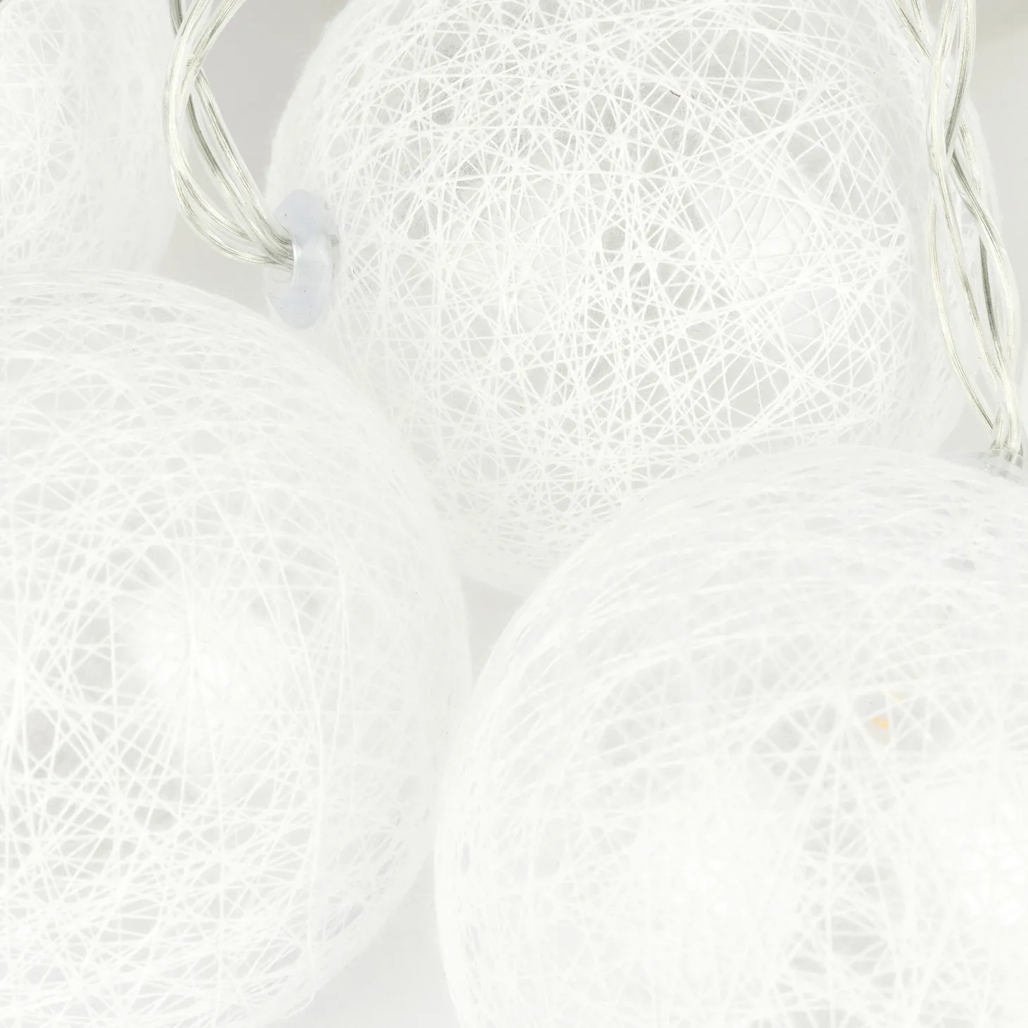 Guirnalda LED de 10 bolas con bateria 165cm