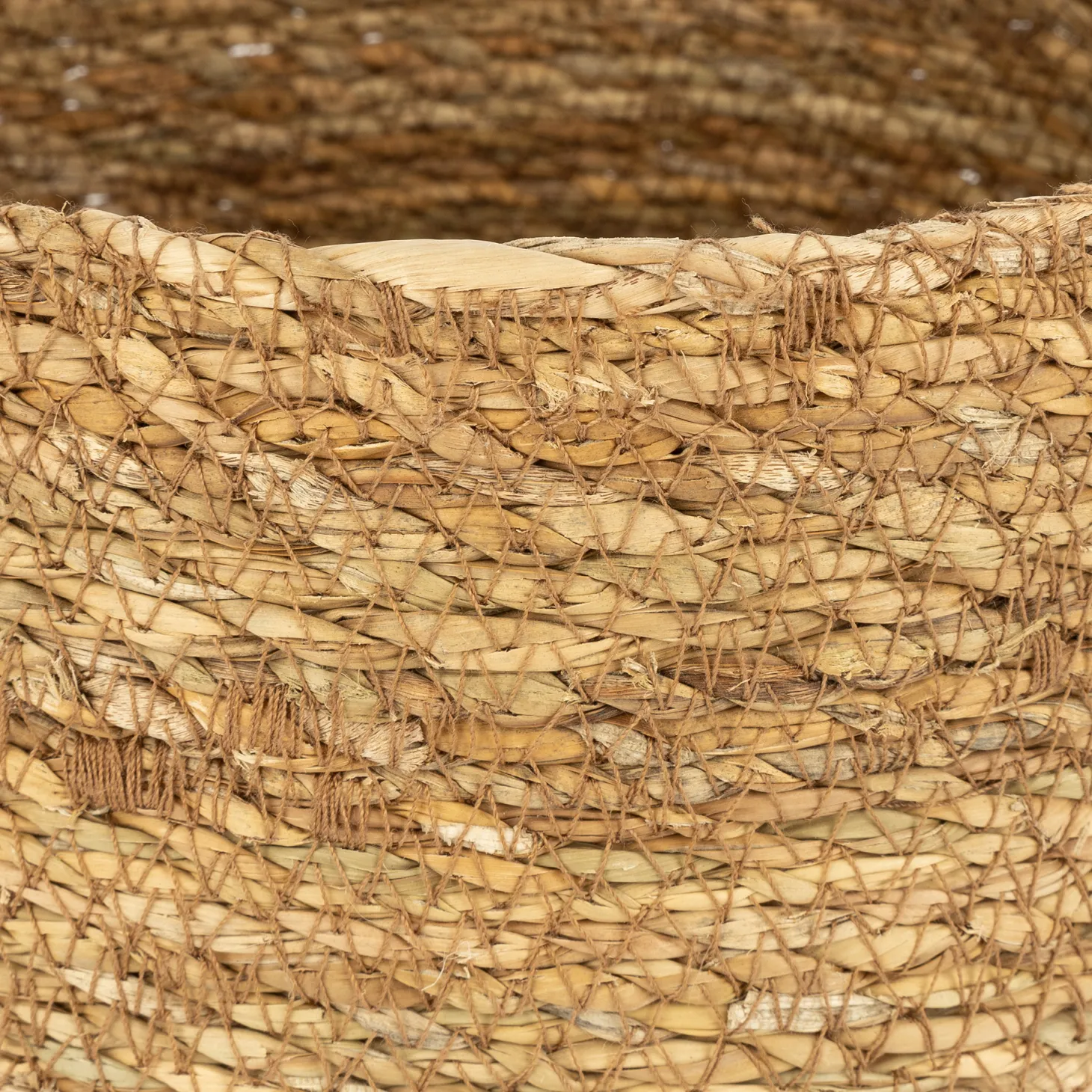 Macetero de fibras naturales Typha Misha Ø17x17cm