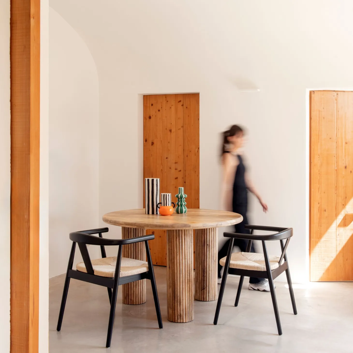 Mesa de comedor de madera de mango Singapur Ø120x76cm Clau&Chloe
