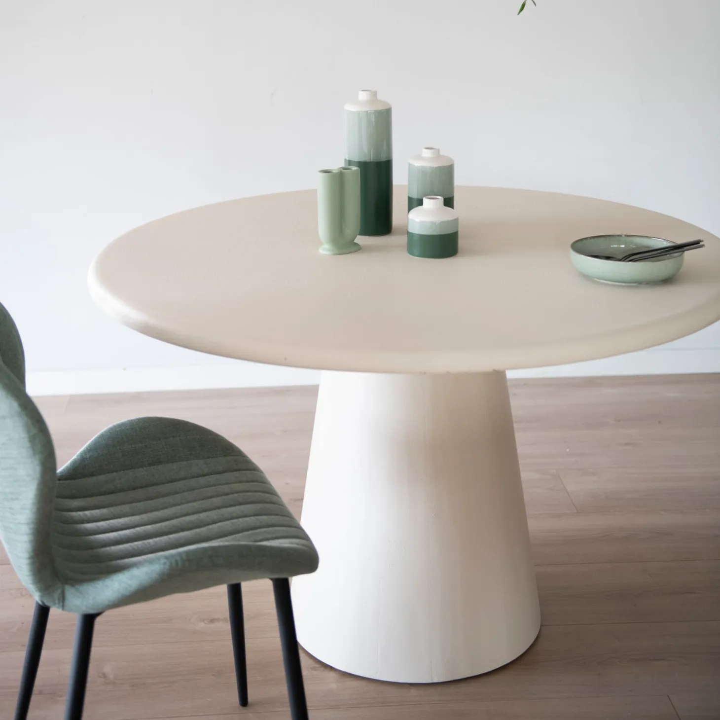 Mesa de comedor de microcemento Kurli Ø120x75cm Clau&Chloe