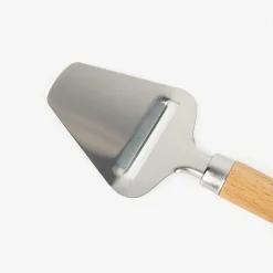 Rallador de queso de acero con mango de madera 20,5cm