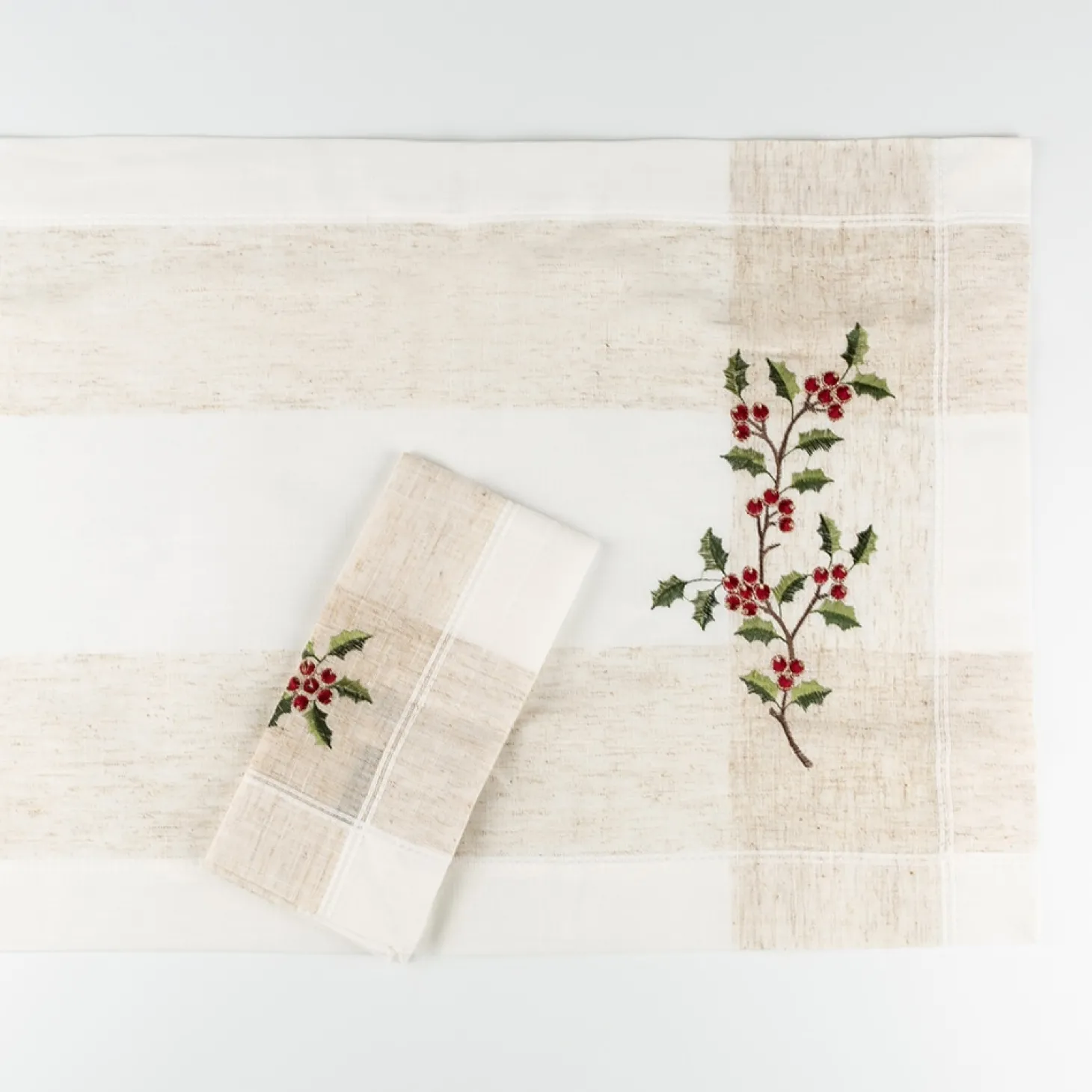 Servilleta blanca bordado Muérdago 45x45cm