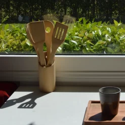 Set de 4 utensilios con portautensilios de bambú