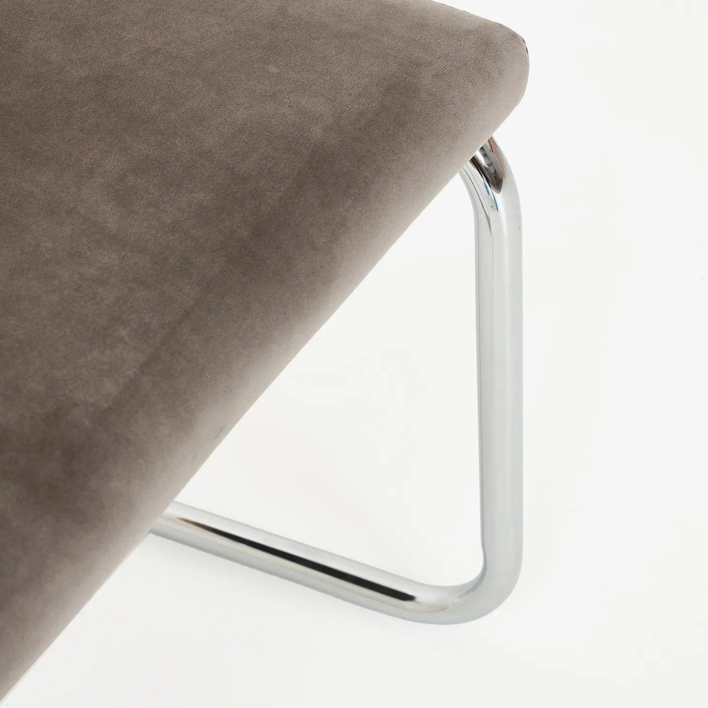 Silla de comedor de madera de olmo y ratán gris Leonor 47,5x63,5x82cm Clau&Chloe