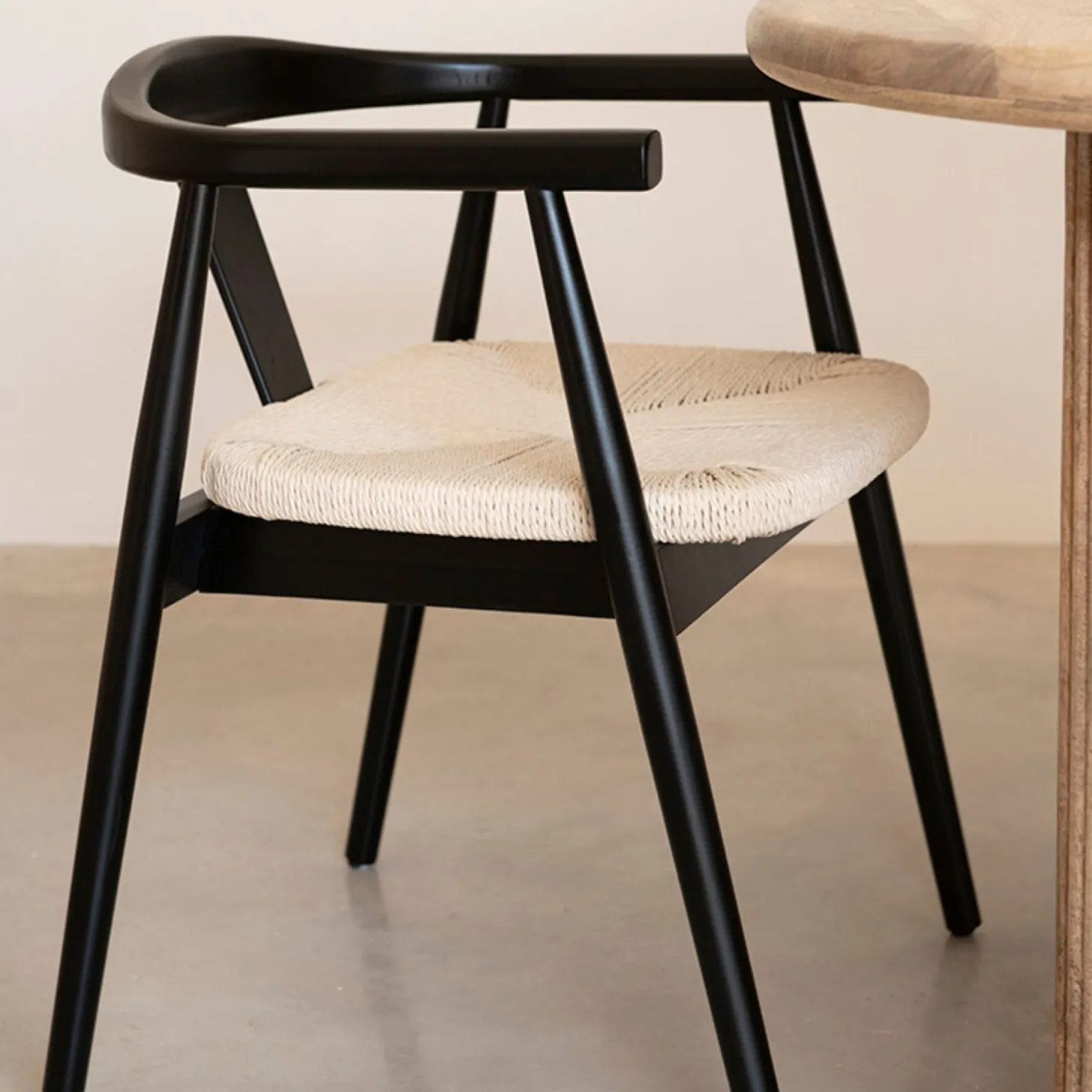 Silla de comedor de madera de haya negra Lilia 56x56x73cm