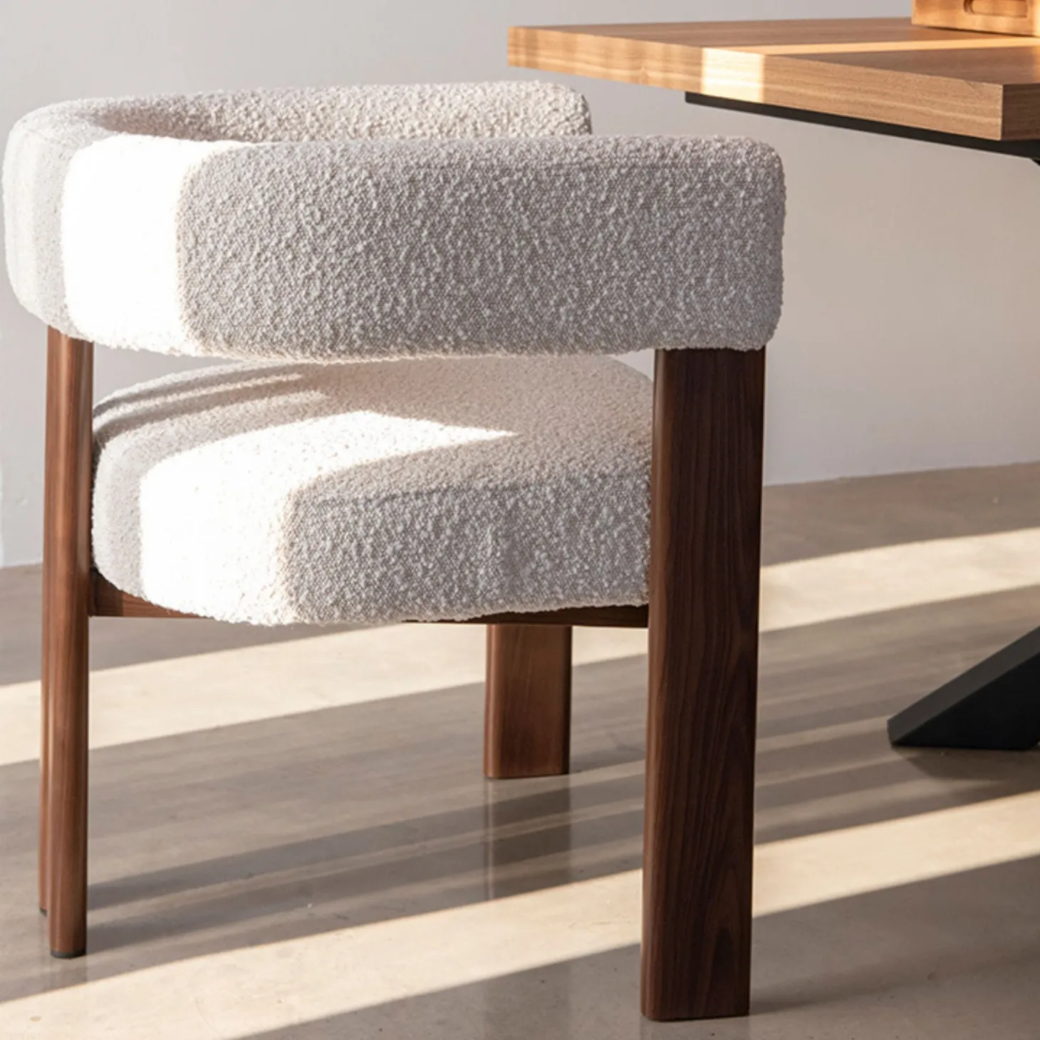 Silla de comedor efecto madera crema Velia 60x70x97cm Clau&Chloe