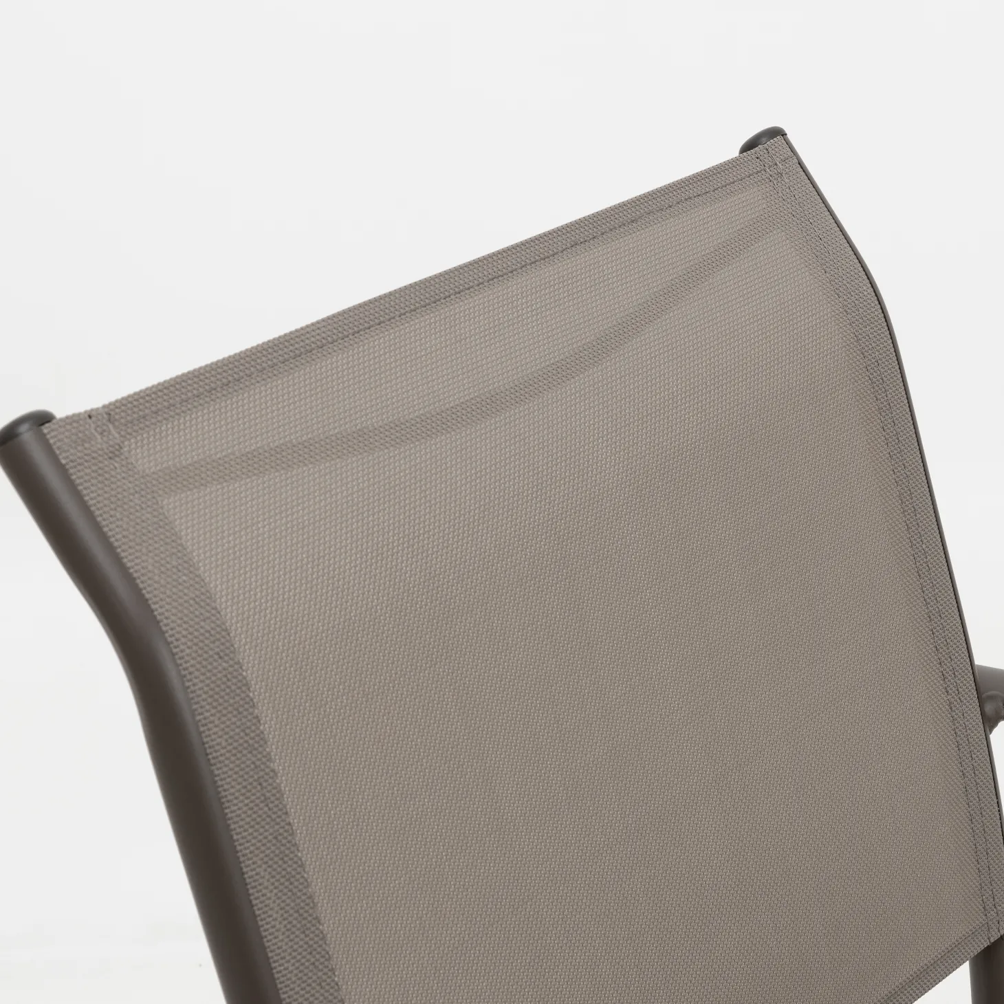 Silla de jardín apilable con reposabrazos de aluminio marrón Feroe 65x56x88cm