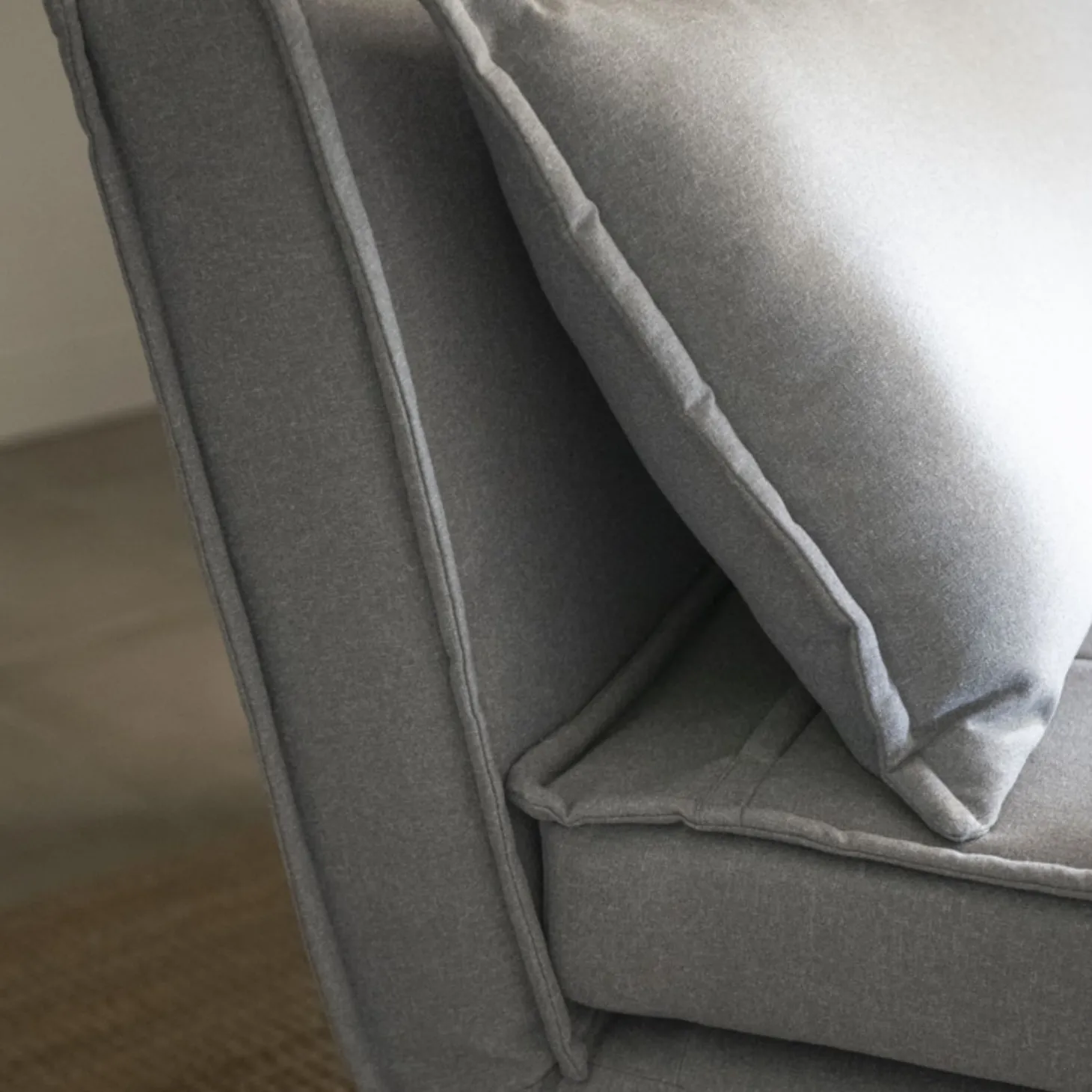 Sofá cama individual gris claro Gael 104x92x84cm